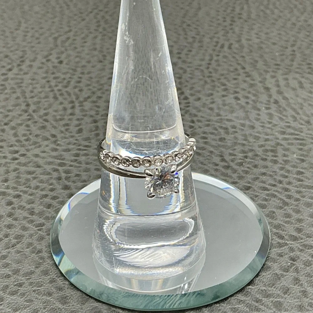 Ring Size 8‎ Silver Tone Clear Round Stone Accent Band Cocktail Womens Ring